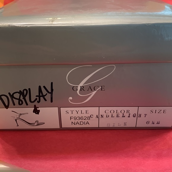 Grace “Nadia” in Candlelight silk size 6.5 B, bridal, wedding, special occasion - Picture 8 of 8